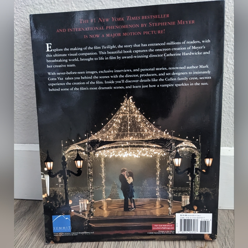 Price⬇️Twilight The Complete Illustrated Movie Companion - Picture 2 of 4